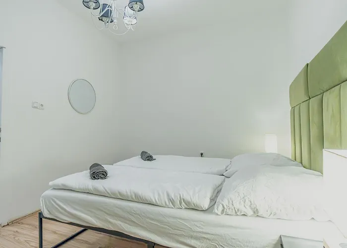 Affordable 2br Apartment, For Long * Vienna